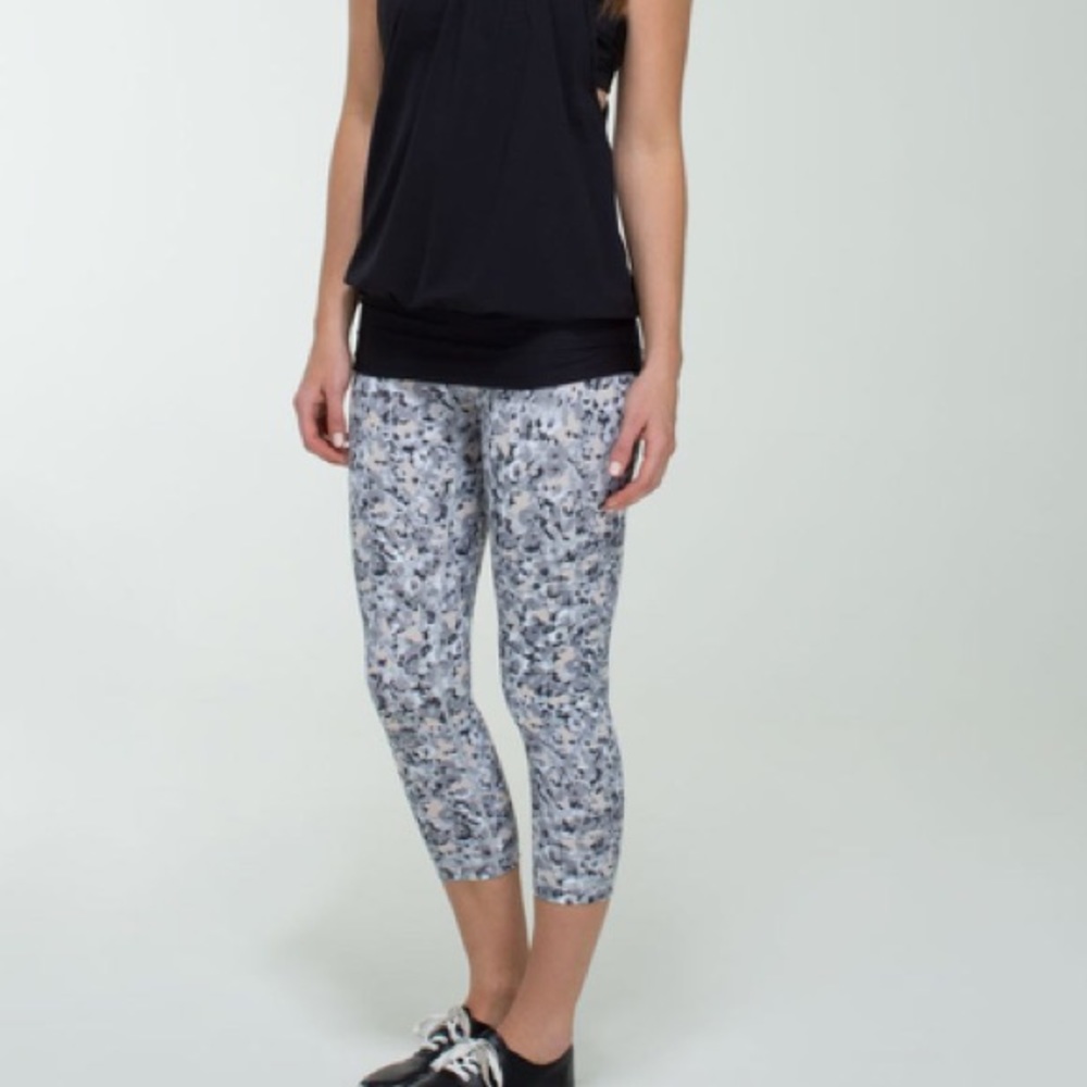 🍋Lululemon Wunder Under Sz 8 Crops